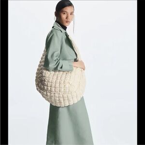 BNWT COS Oversized Quilted Shoulder Bag Beige Off White Large Fabric Bubble